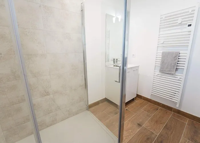 Appartement Joli Dans Le Centre Des Herbiers